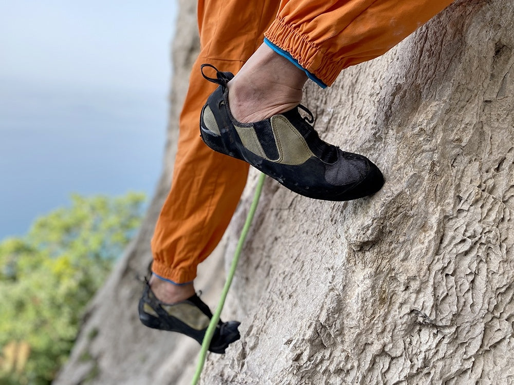 How Different Climbing Shoe Compounds Affect Performance on Various Rock Types